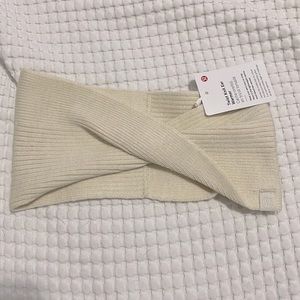 NWT- Lululemon- Twist Knit Ear Warmer